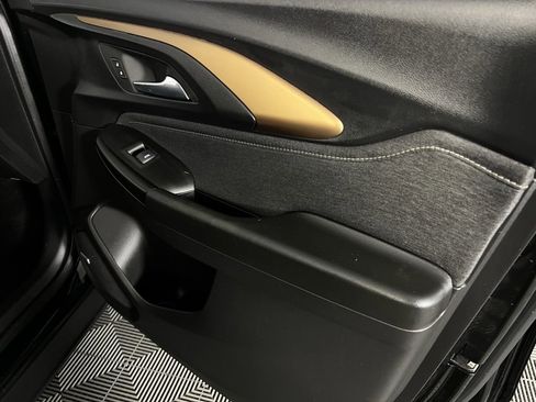 Used 2023 Chevrolet TrailBlazer ACTIV w/ Sun and Liftgate Package image 35