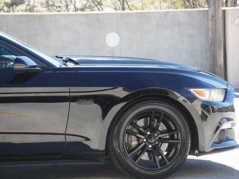 Used 2015 Ford Mustang GT Premium image 19