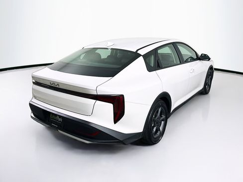 Used 2025 Kia K4 LXS image 9