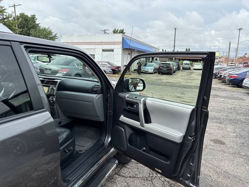 Used 2013 Toyota 4Runner SR5 w/ Premium Pkg w/3rd Row Seat AWD/4WD image 14