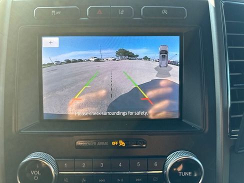 Used 2020 Ford Expedition XLT w/ Equipment Group 202A RWD image 16