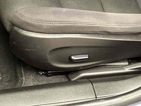 Used 2013 Chevrolet Cruze LT w/ All-Star Edition FWD image 9