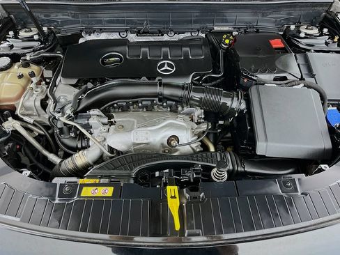 Used 2022 Mercedes-Benz GLB 250 w/ AMG Line image 39