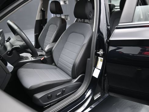 Used 2026 Volkswagen Jetta SE FWD image 22