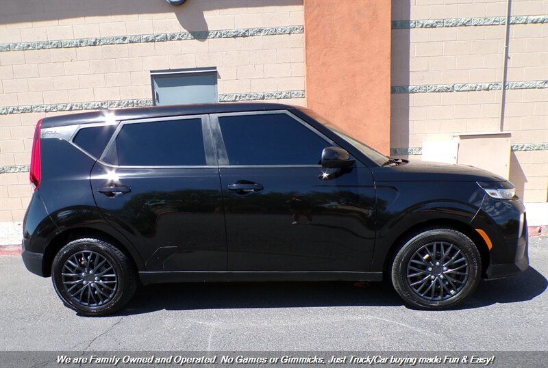 Used 2020 Kia Soul LX FWD image 5