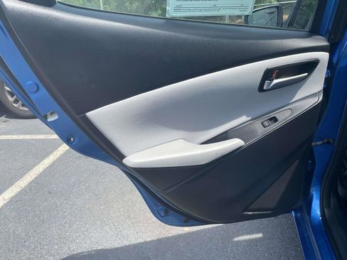 Used 2019 Toyota Yaris L FWD image 15