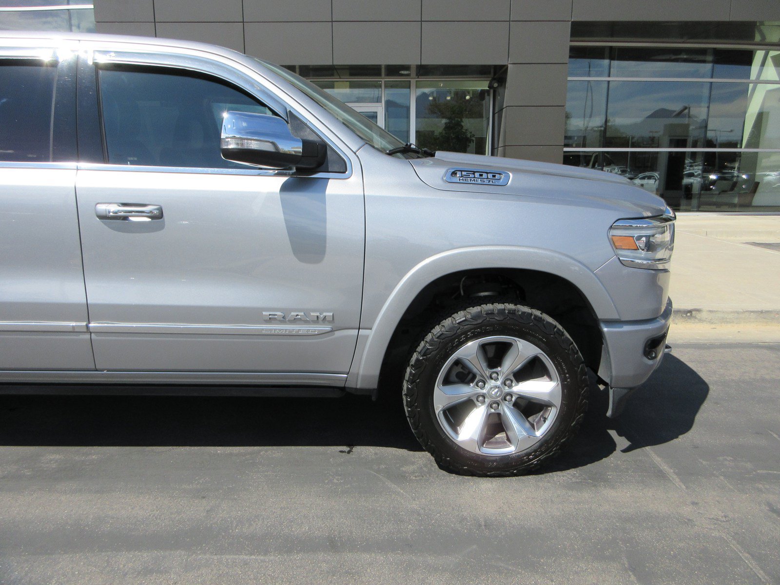 Used 2020 RAM 1500 Limited AWD/4WD image 16