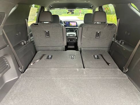 New 2026 Chevrolet Traverse LT w/ LPO, Floor Liner Package FWD image 48