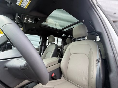 Certified 2026 Land Rover Defender 110 X-Dynamic SE AWD/4WD image 4