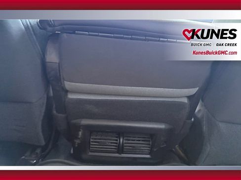 Used 2022 RAM 1500 Classic SLT AWD/4WD image 35