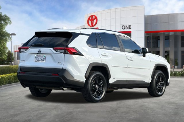 Certified 2024 Toyota RAV4 LE AWD/4WD image 5