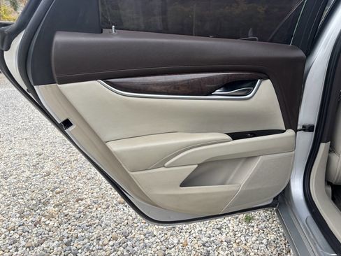 Used 2013 Cadillac XTS Luxury w/ Driver Awareness Package FWD image 15