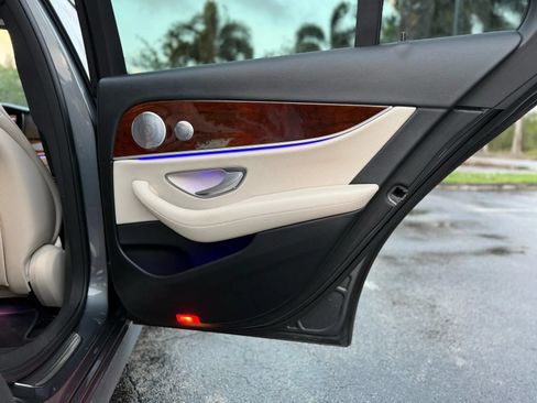 Used 2018 Mercedes-Benz E 300 image 23