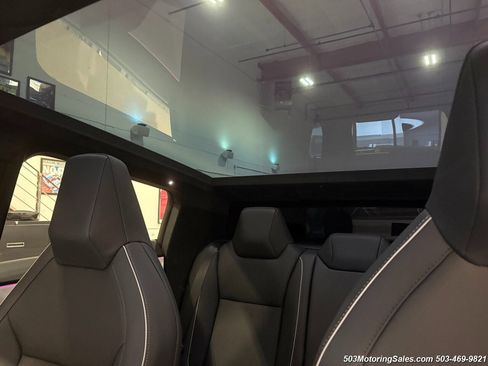 Used 2024 Tesla Cybertruck AWD Crew Cab image 37