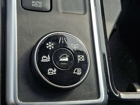 Used 2022 Nissan Pathfinder SL AWD/4WD image 22