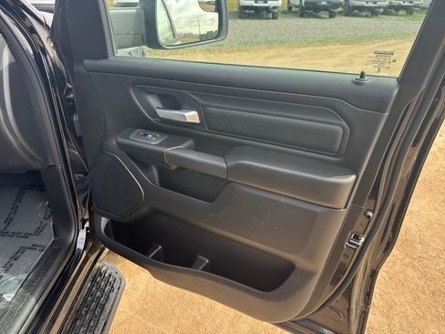 New 2026 RAM 1500 Express AWD/4WD image 9