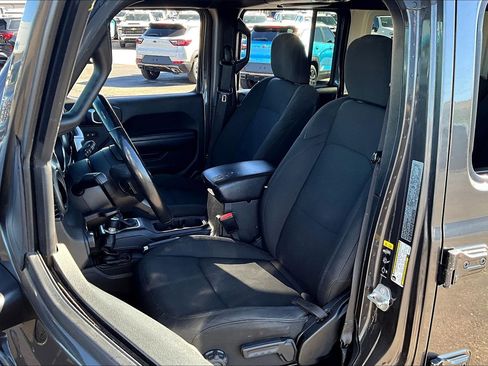 Used 2021 Jeep Wrangler Unlimited Sport image 26