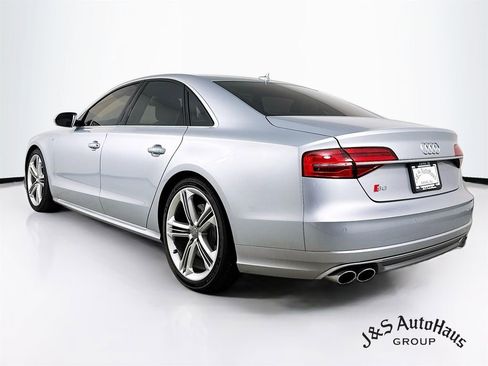 Used 2015 Audi S8 image 5