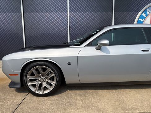 Used 2020 Dodge Challenger R/T Scat Pack image 13