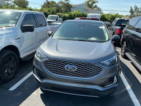 Used 2024 Ford Edge SEL w/ Convenience Package AWD/4WD image 2
