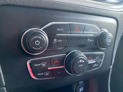 Used 2023 Dodge Charger SXT w/ Blacktop Package image 14