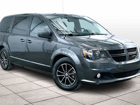 Used 2019 Dodge Grand Caravan GT image 2