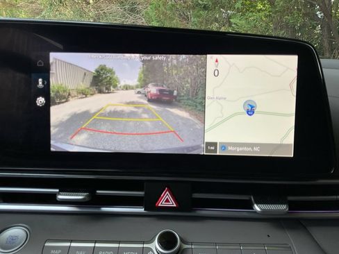Used 2025 Hyundai Elantra SEL FWD image 22