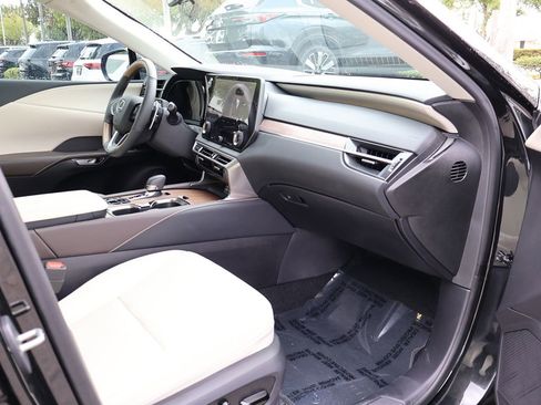 Used 2025 Lexus RX 350 w/ Convenience Package AWD/4WD image 29
