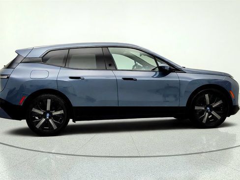 Used 2024 BMW iX xDrive50 w/ Premium Package AWD/4WD image 4
