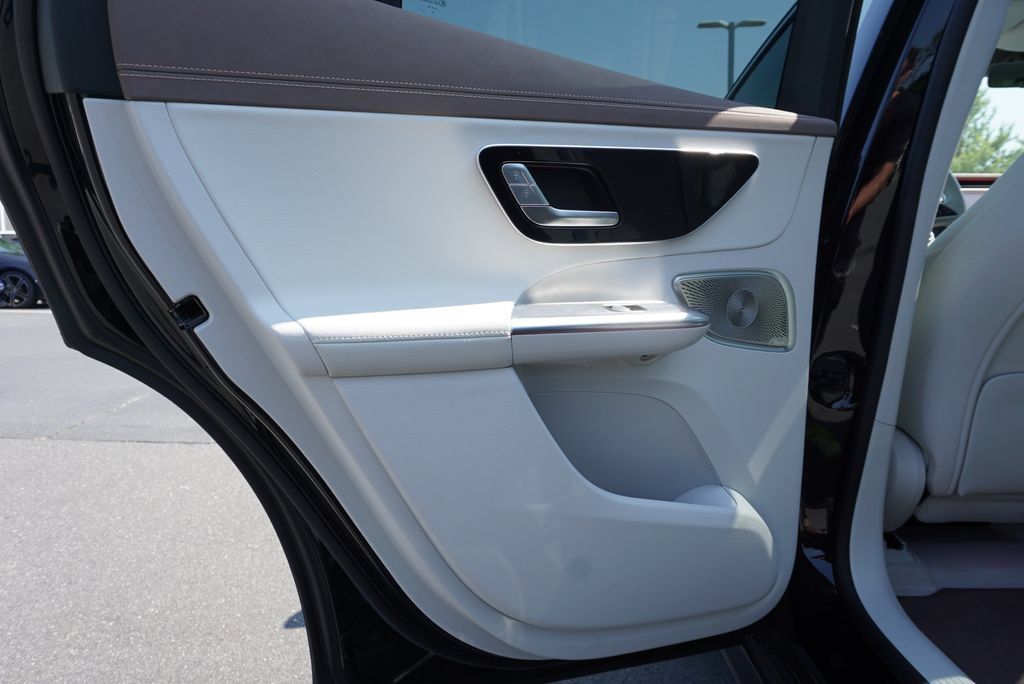Certified 2023 Mercedes-Benz EQE 500 4MATIC SUV image 37