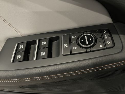 Used 2019 Genesis G80 3.3T Sport RWD image 11