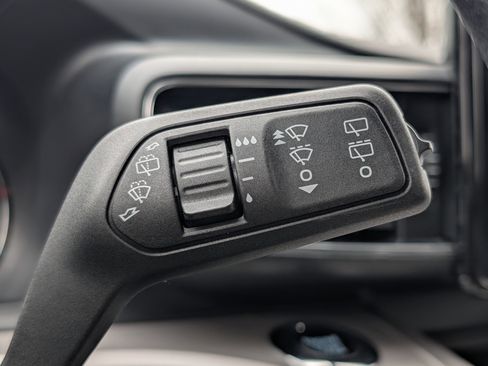 Used 2023 Ford Explorer XLT w/ Equipment Group 202A image 27