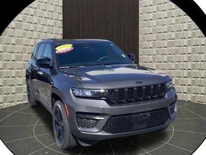 Used 2023 Jeep Grand Cherokee Altitude