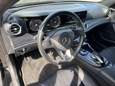 Used 2017 Mercedes-Benz E 400 4MATIC Wagon image 18
