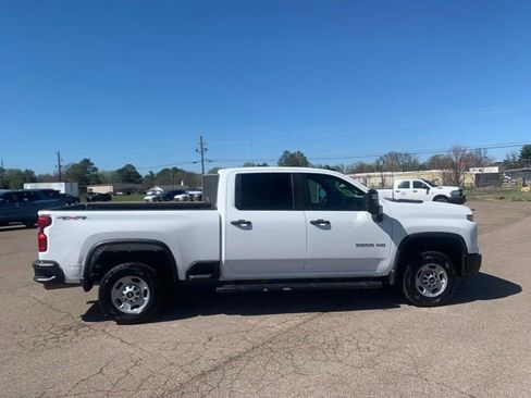 Used 2024 Chevrolet Silverado 2500 W/T image 8