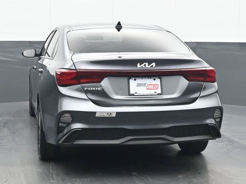Used 2022 Kia Forte LXS image 5