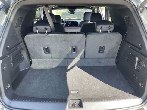 Used 2024 Chevrolet Traverse RS w/ LPO, Floor Liner Package AWD/4WD image 28