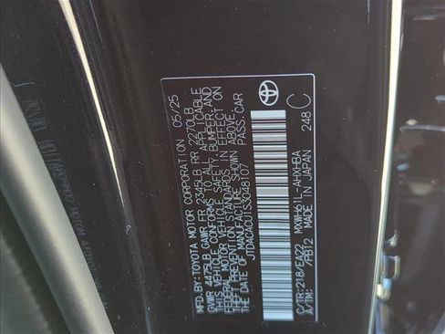 New 2025 Toyota Prius Plug-In Hybrid w/ Limited Premium Package FWD image 18