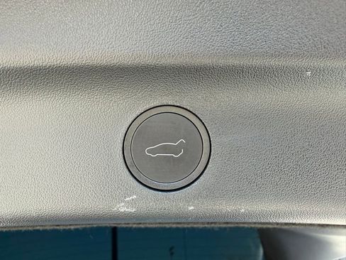 Used 2025 Tesla Model Y Long Range AWD/4WD image 14