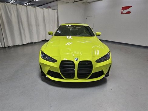 Used 2022 BMW M4 Coupe image 3