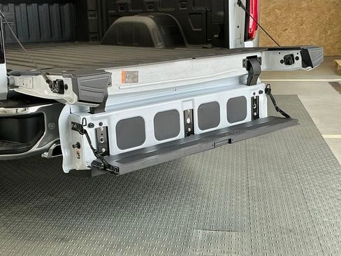 Used 2026 GMC Sierra 1500 SLT image 23