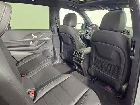 Certified 2025 Mercedes-Benz GLS 450 4MATIC image 18