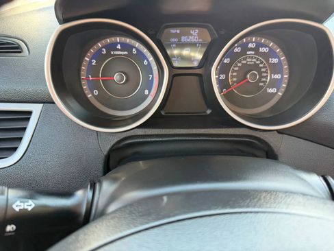 Used 2012 Hyundai Elantra Limited image 19