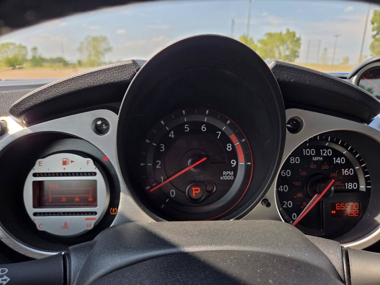 Used 2010 Nissan 370Z Touring w/ Sport Pkg RWD image 13