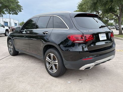 Used 2022 Mercedes-Benz GLC 300 4MATIC image 3