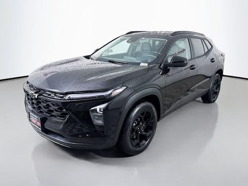 New 2026 Chevrolet Trax LT w/ Driver Confidence Package FWD image 3