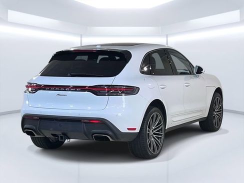 Certified 2023 Porsche Macan Turbo image 9