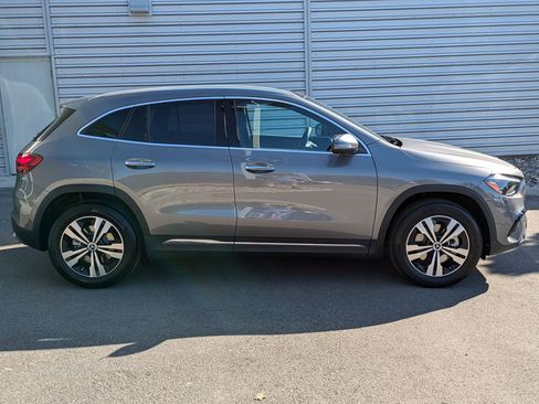 New 2025 Mercedes-Benz GLA 250 4MATIC image 2