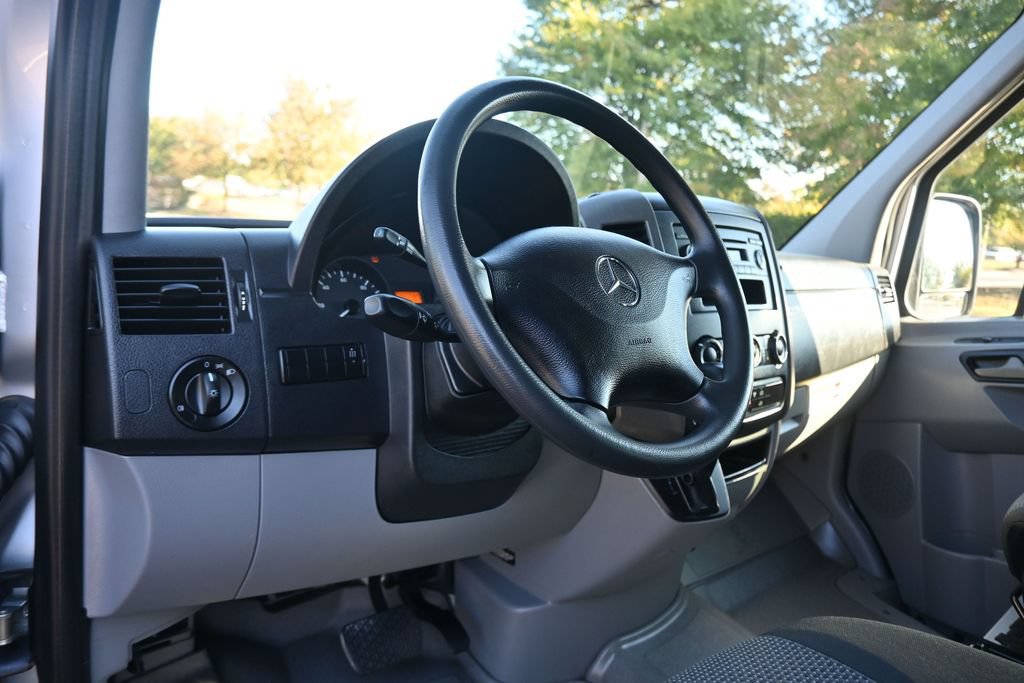 Used 2013 Mercedes-Benz Sprinter 2500 image 30