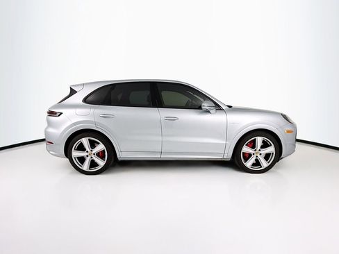 Certified 2024 Porsche Cayenne S AWD/4WD image 8